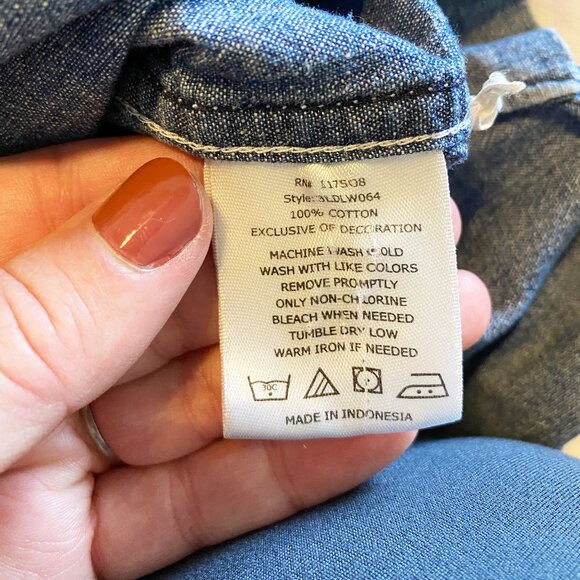 Levi's Denim Long Sleeve Snap Shirt - Picture 8 of 8